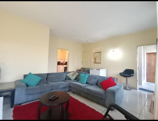 2 BEDROOM FLAT FOR SALE IN THE WOLDS